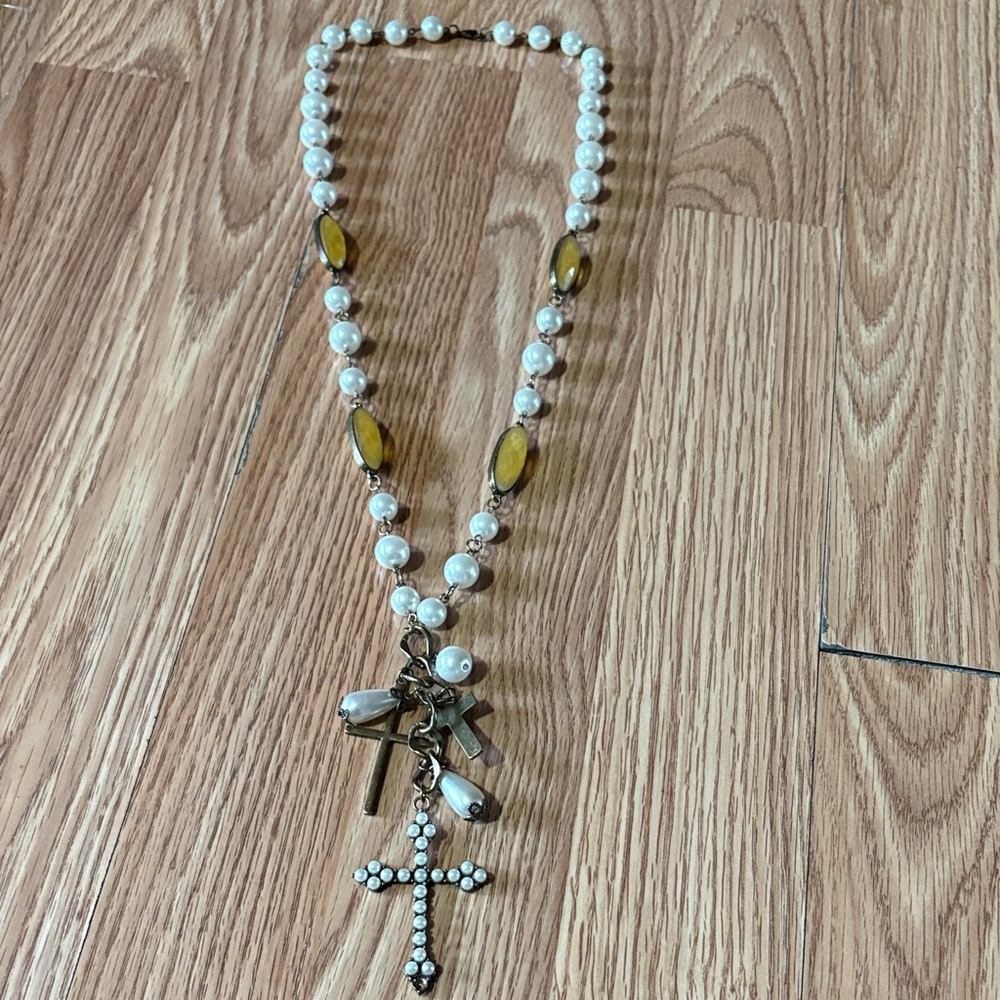 VCLM VINTAGE FAUX PEARL GOLD-TONE CROSS PENDANTS NECKLACE 29" NECKLACE